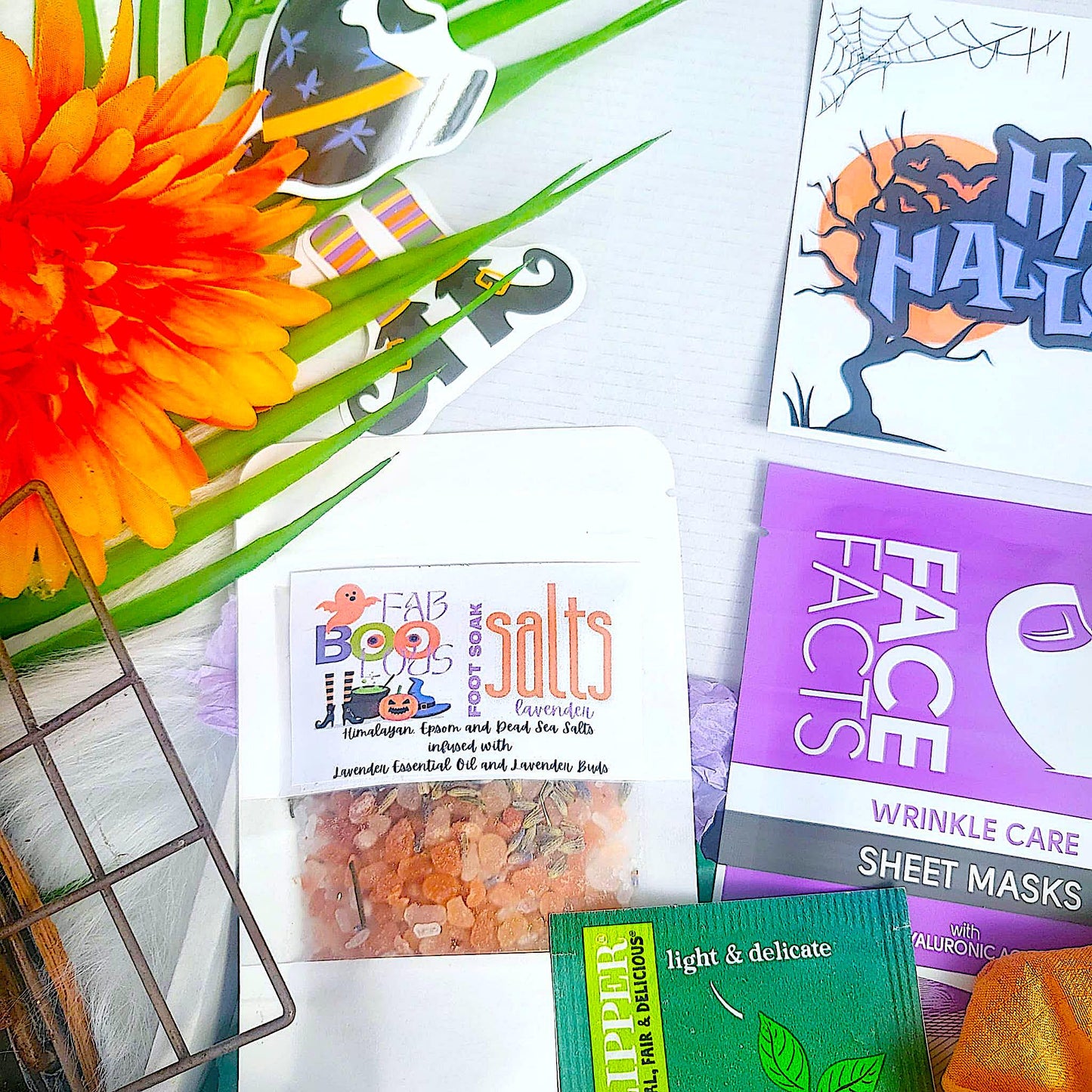 HAPPY HALLOWEEN Treats Gift Box, Trick or Treat Halloween Gift Hamper, Scary Halloween Care Package, Halloween Hug in a Box, Boo, Witch