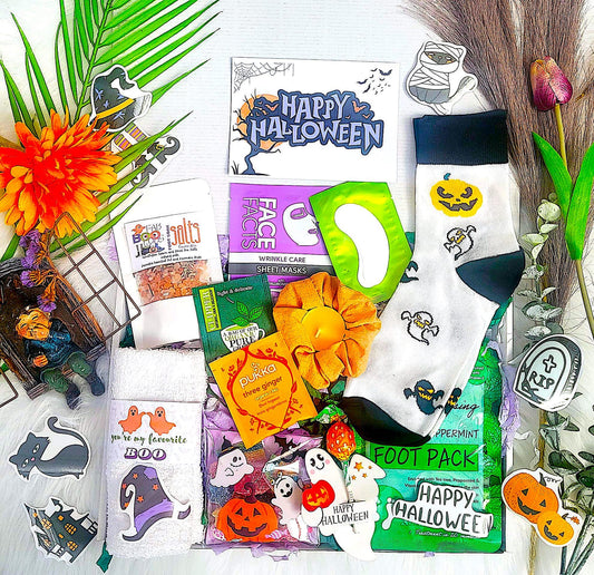 HAPPY HALLOWEEN Treats Gift Box, Trick or Treat Halloween Gift Hamper, Scary Halloween Care Package, Halloween Hug in a Box, Boo, Witch