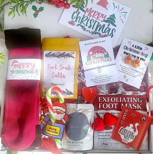 CHRISTMAS HAMPER, Christmas Spa Gift Box for Her, Cosy Christmas Hug  in a Box, Christmas Socks Spa Gift Box, Secret Santa Gift for Her
