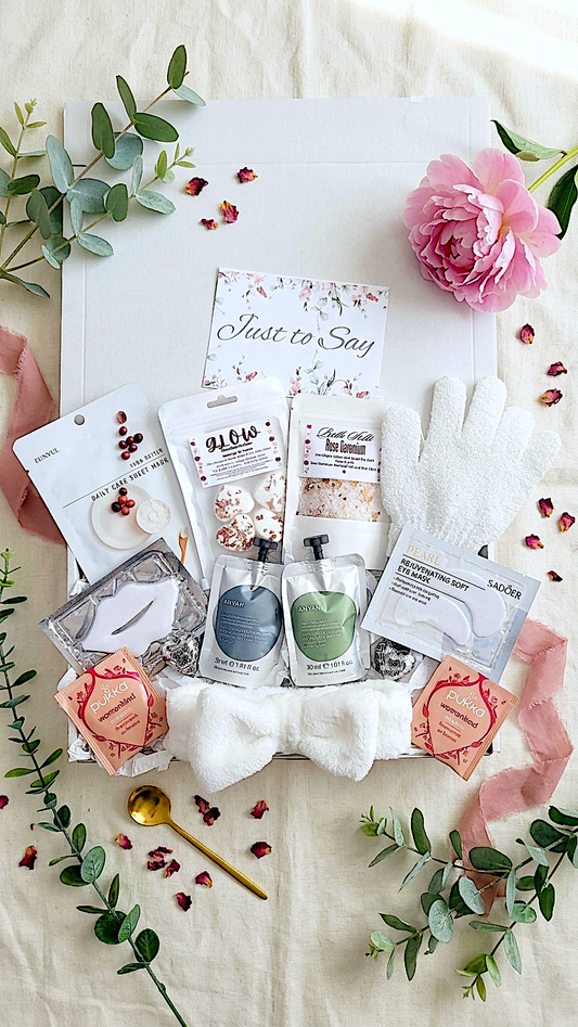 PURE WHITE PREGNANCY CARE PACKAGE  - MUM TO BE SPA IN A BOX