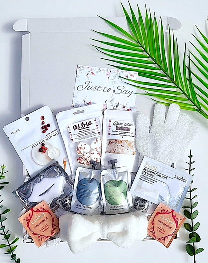 PURE WHITE PREGNANCY CARE PACKAGE  - MUM TO BE SPA IN A BOX